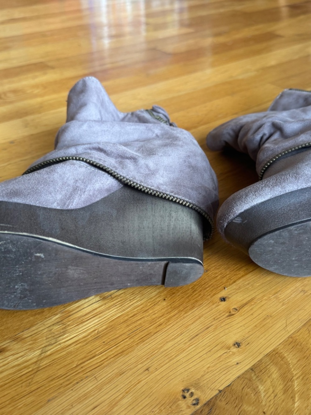Not Rated Women’s Size 10 Bootie Suede Taupe - Picture 3 of 5